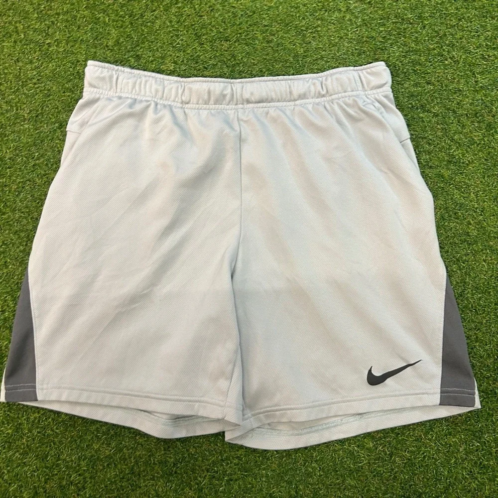 Nike Dri-FIT Mens Grey Mesh Athletic Training Shorts Large Standard Fit